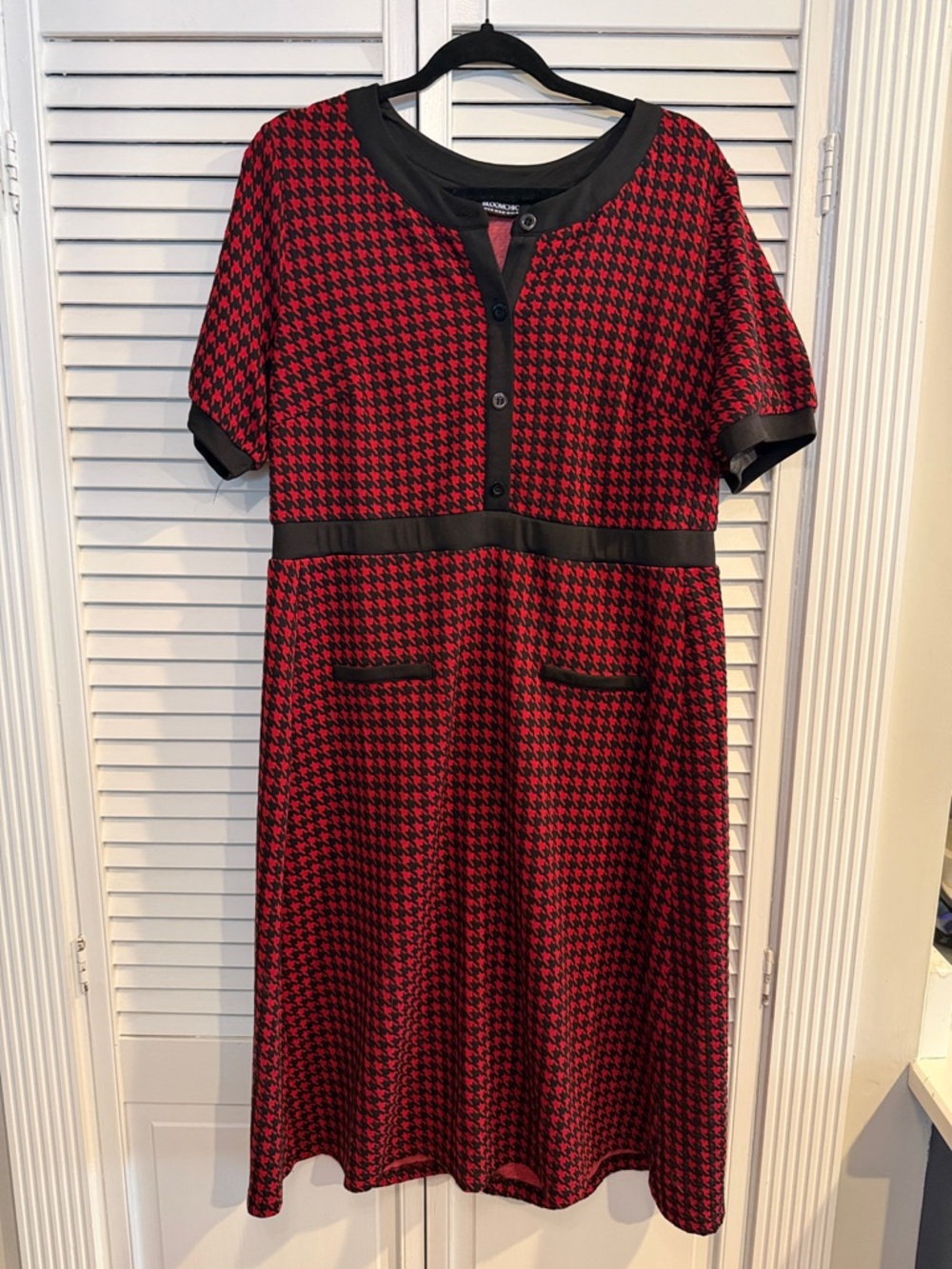 Black & Red Houndstooth A-Line Dress